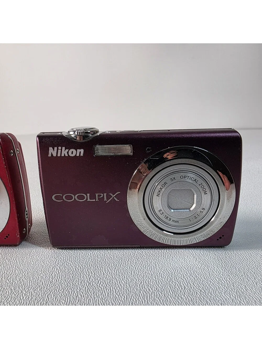 Nikon Coolpix Digital Camera Lot Of 2 For Parts S203 & S220 Broken LCD Screens